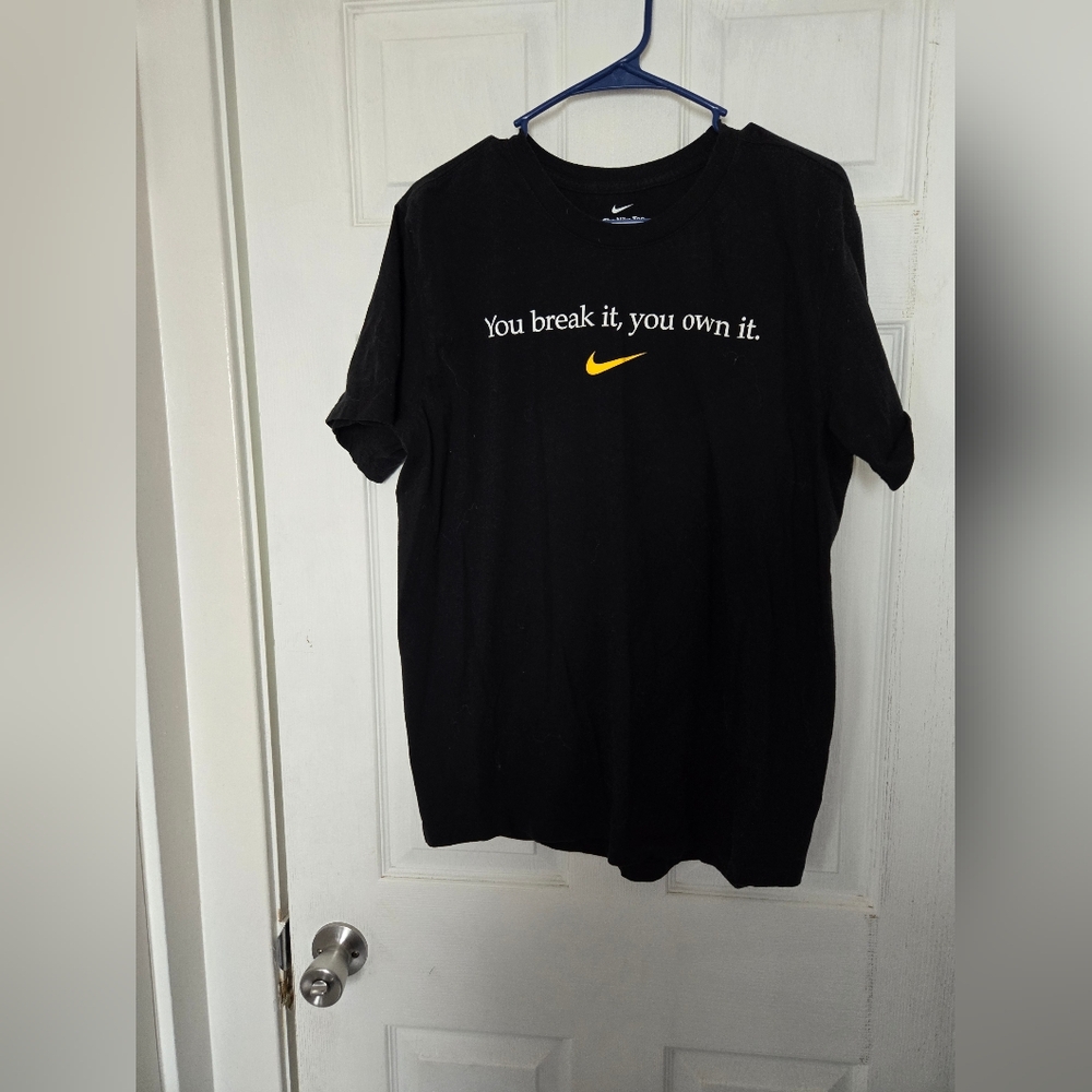 Nike‎ Black T-Shirt with White Swoosh